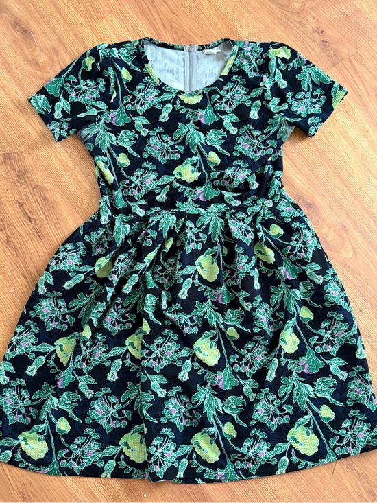 LuLaRoe Dresses & Skirts - LuLaRoe Amelia 🖤